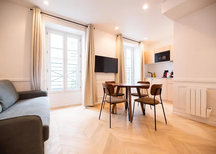 Austerlitz & Bastille's Apartmán