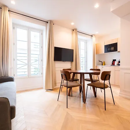 Austerlitz & Bastille's Appartement
